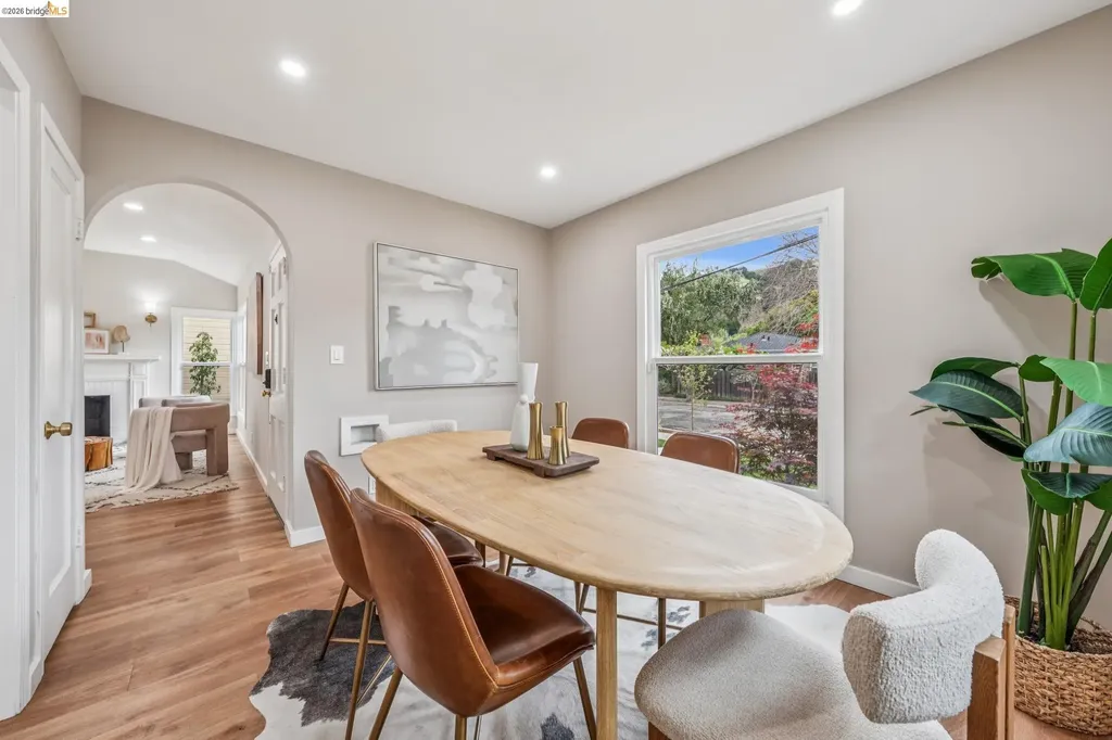 3056 Roxbury Avenue Oakland CA 94605