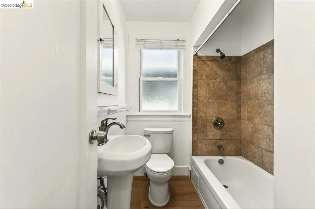 1070 Aileen Street Oakland CA 94608