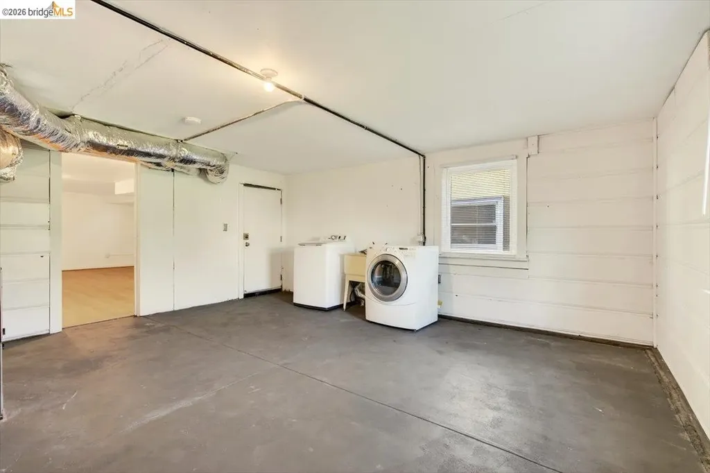 1070 Aileen Street Oakland CA 94608