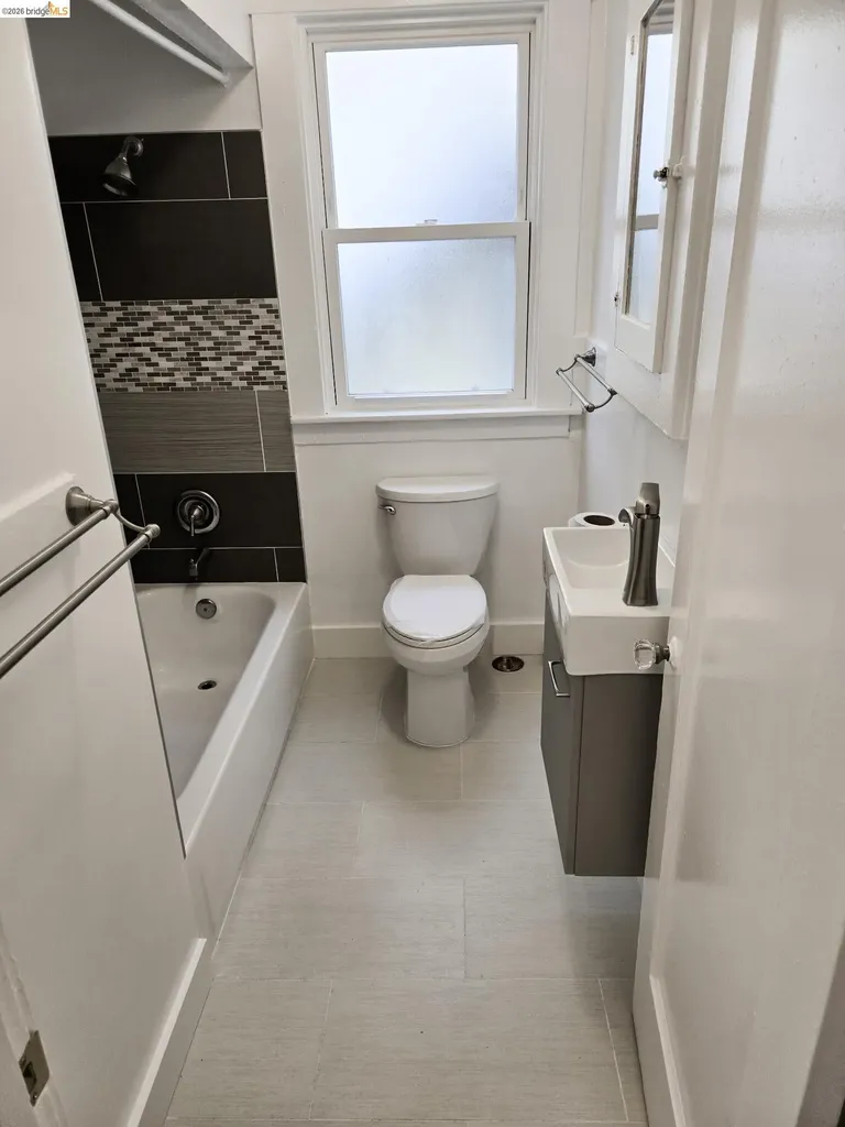 1070 Aileen Street Oakland CA 94608