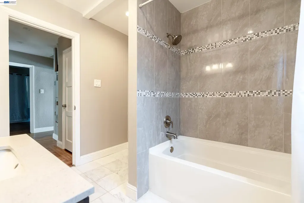 21835 Redwood Road Castro Valley CA 94546