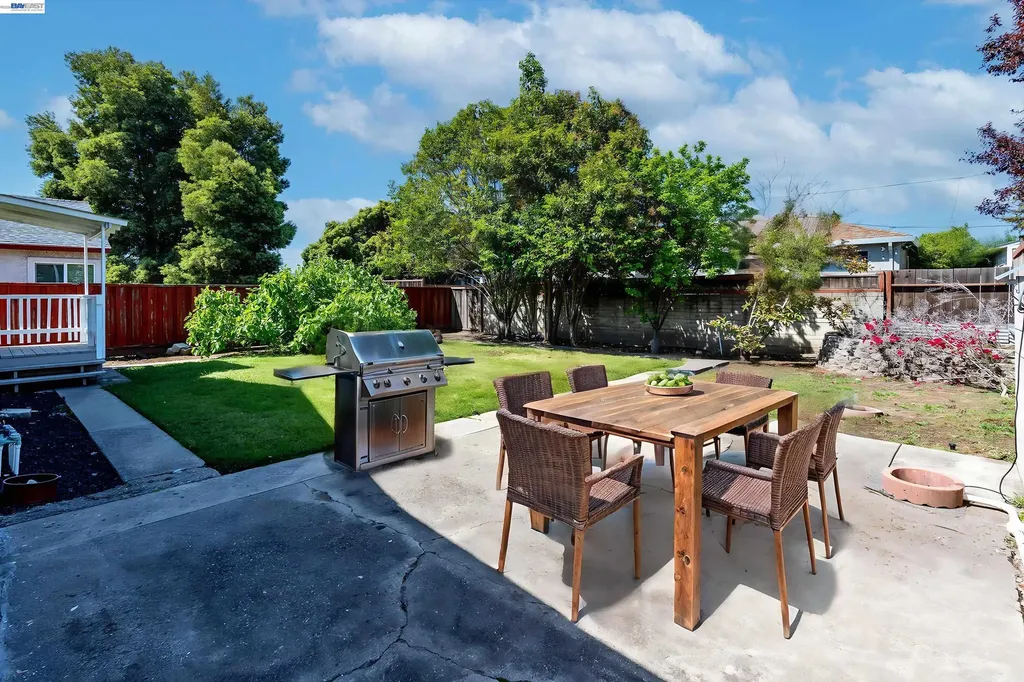 21835 Redwood Road Castro Valley CA 94546