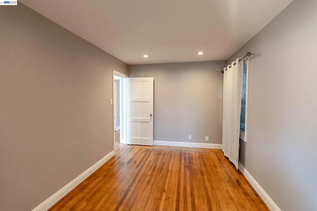 21835 Redwood Road Castro Valley CA 94546