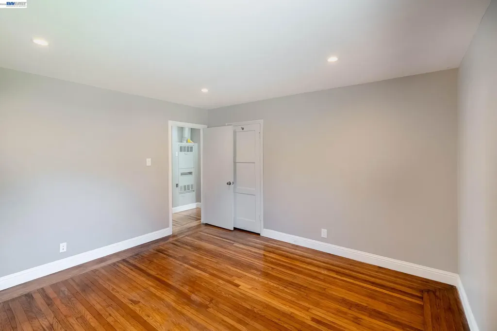 21835 Redwood Road Castro Valley CA 94546