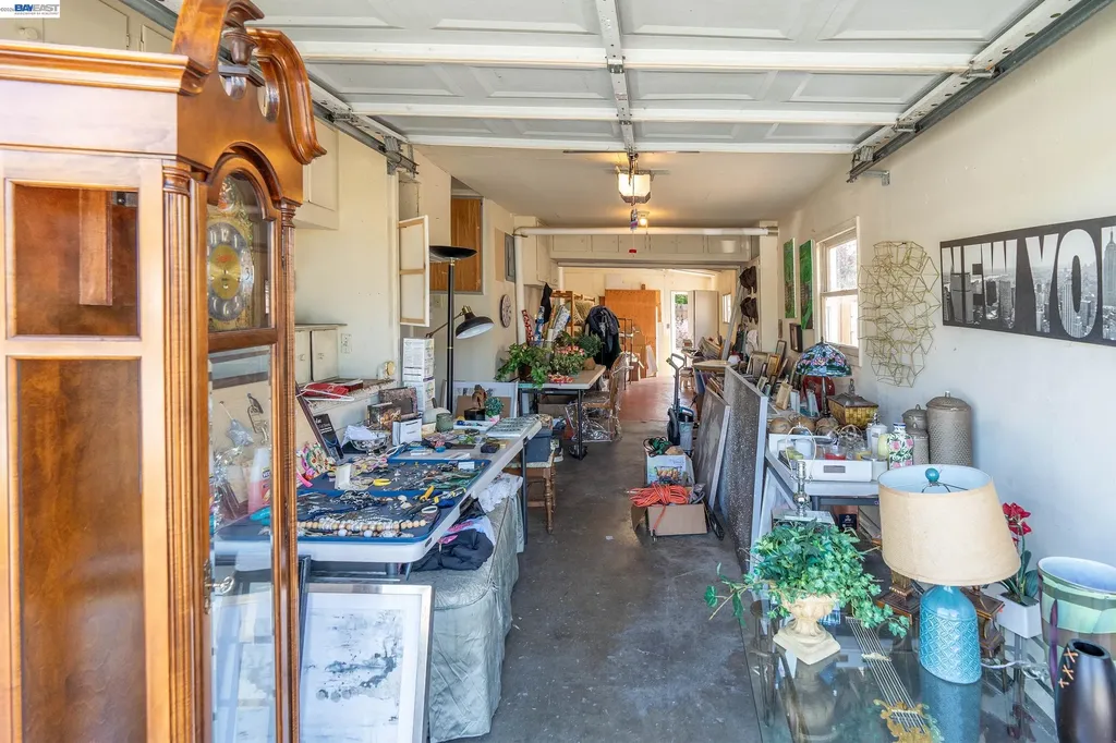 21835 Redwood Road Castro Valley CA 94546