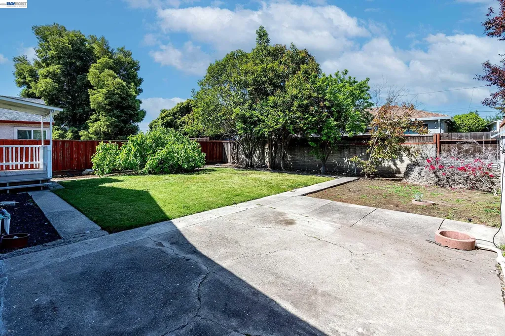21835 Redwood Road Castro Valley CA 94546