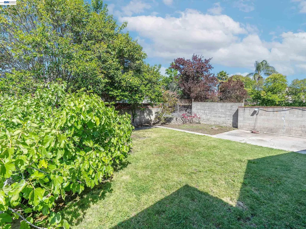 21835 Redwood Road Castro Valley CA 94546