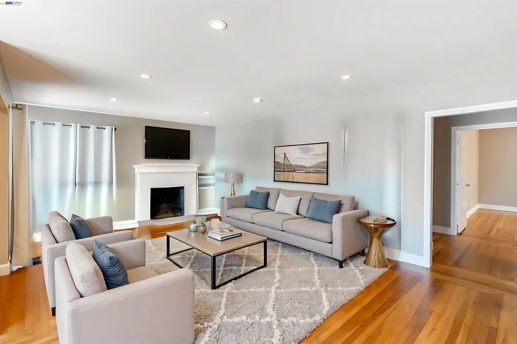21835 Redwood Road Castro Valley CA 94546