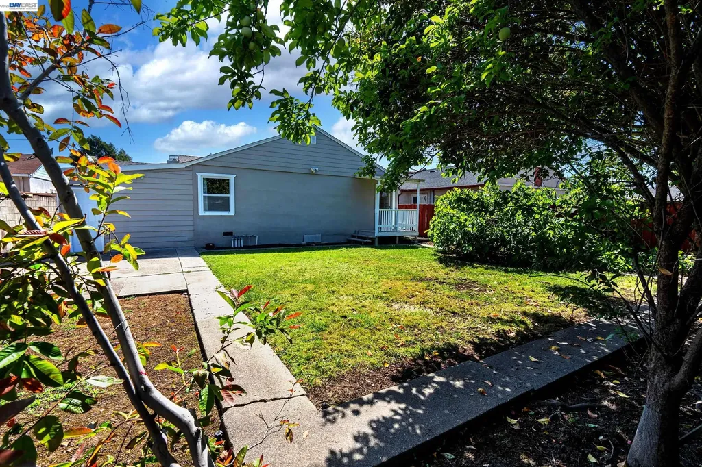 21835 Redwood Road Castro Valley CA 94546
