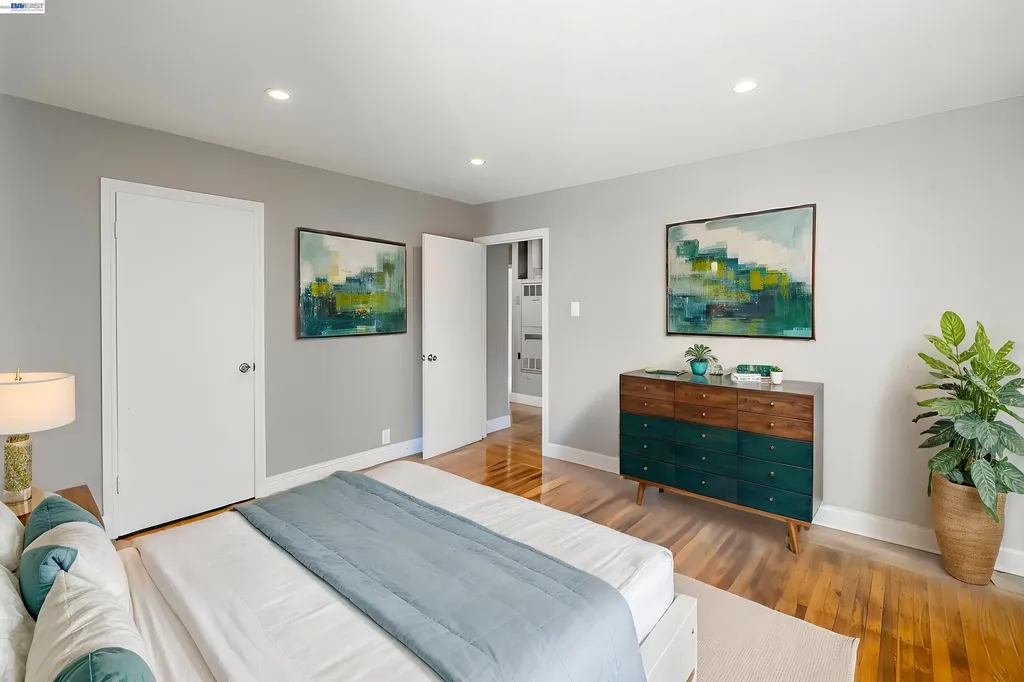 21835 Redwood Road Castro Valley CA 94546