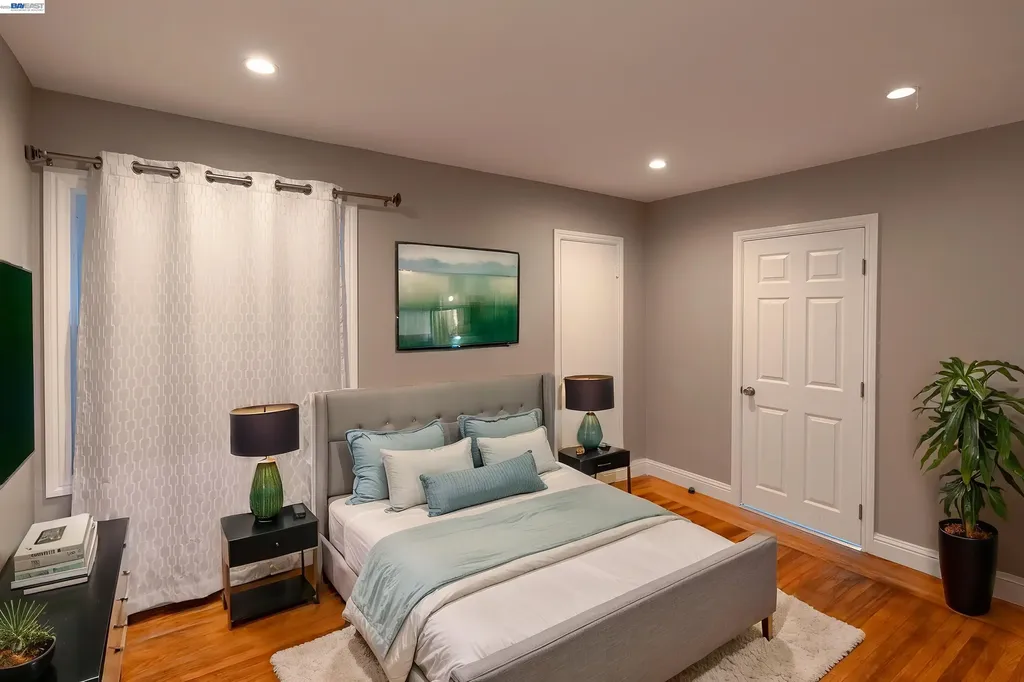 21835 Redwood Road Castro Valley CA 94546