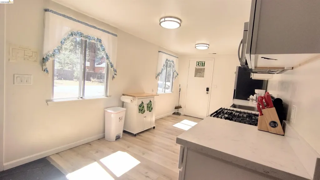 1098 4th Street South Lake Tahoe CA 96150