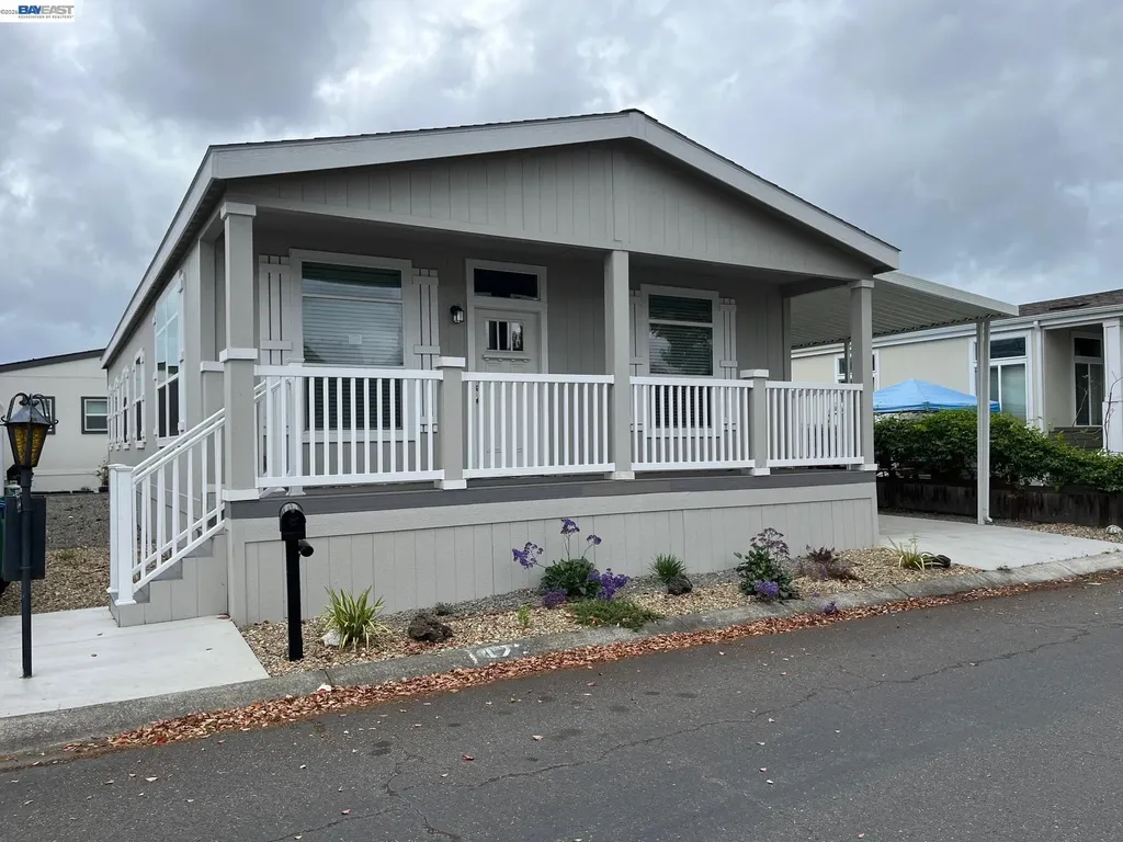 1422 Salamanca Avenue Hayward CA 94544