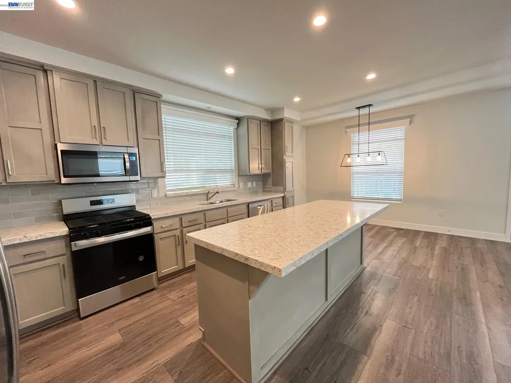 1422 Salamanca Avenue Hayward CA 94544