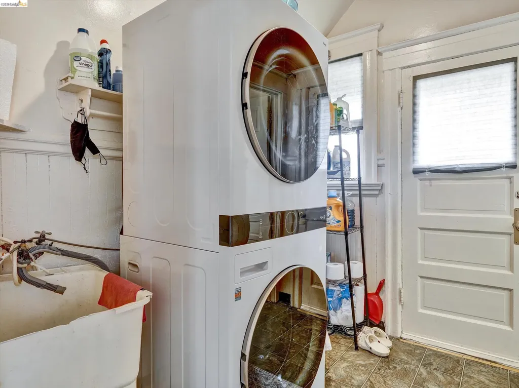 820 52nd Street Oakland CA 94608