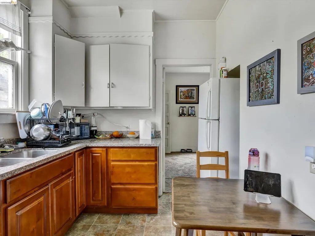 820 52nd Street Oakland CA 94608