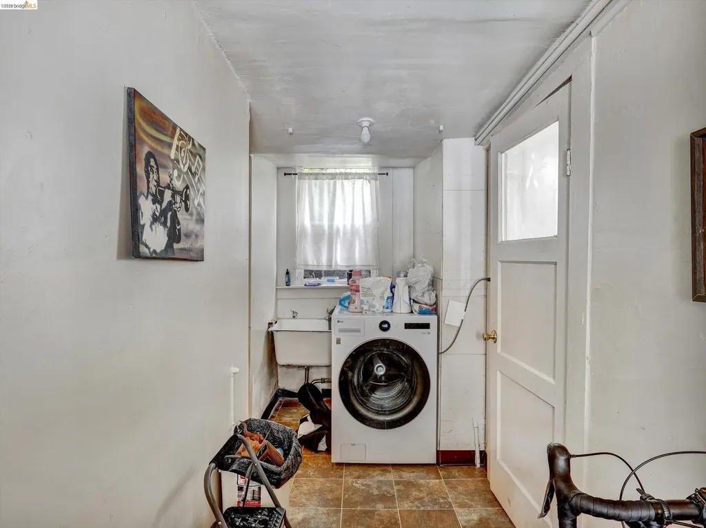 820 52nd Street Oakland CA 94608