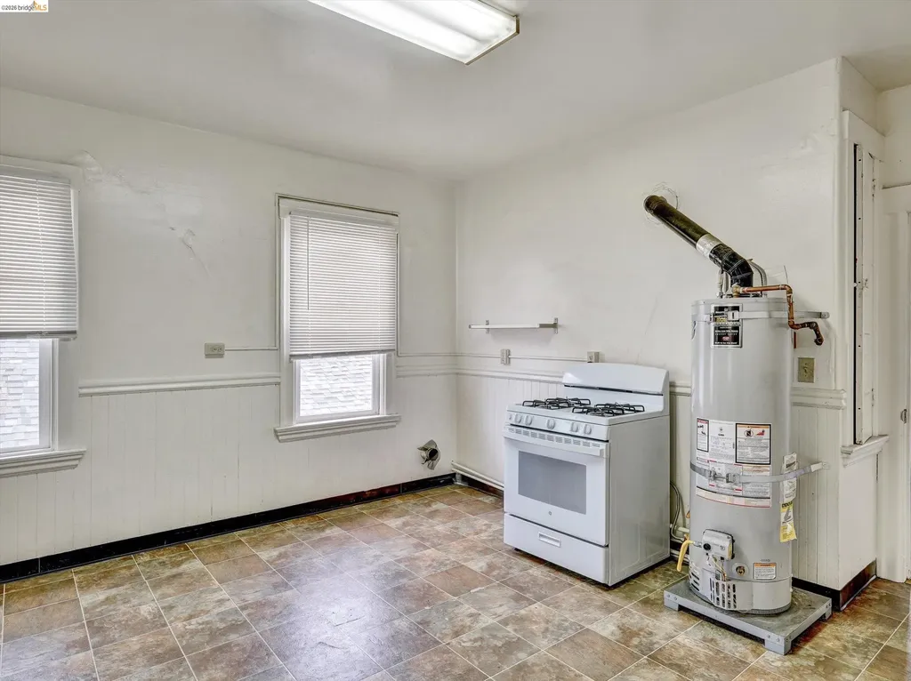 820 52nd Street Oakland CA 94608
