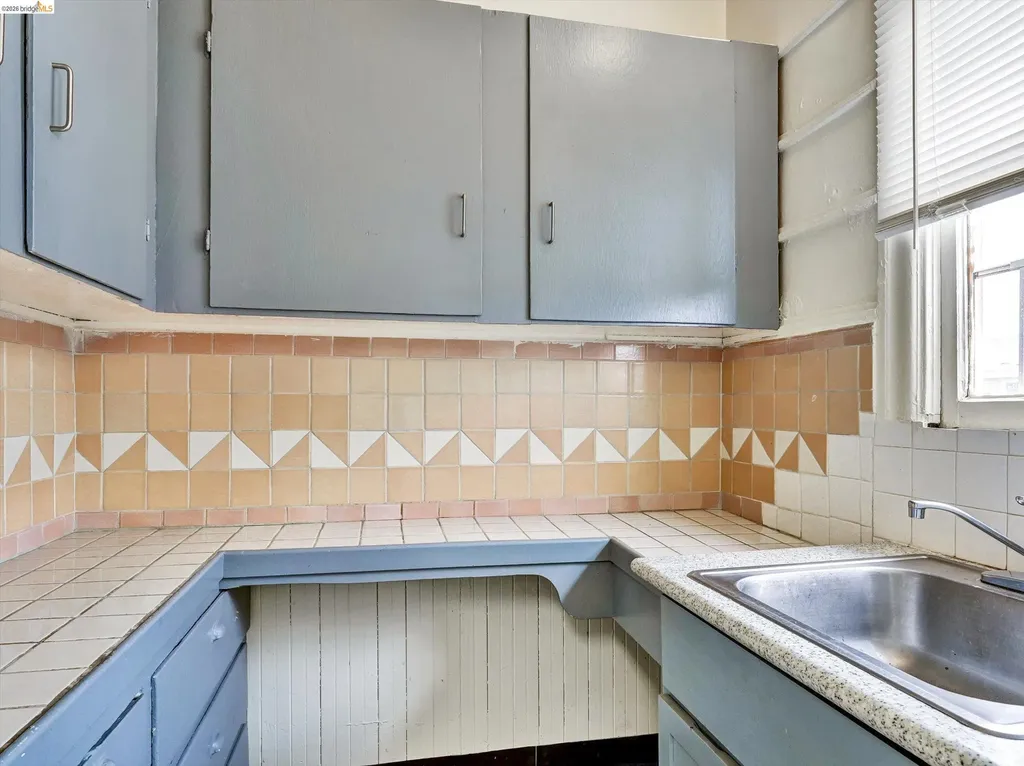 820 52nd Street Oakland CA 94608