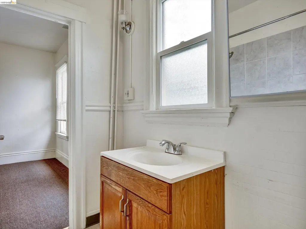820 52nd Street Oakland CA 94608