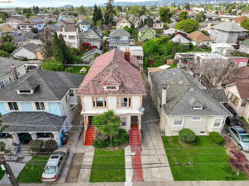 820 52nd Street Oakland CA 94608