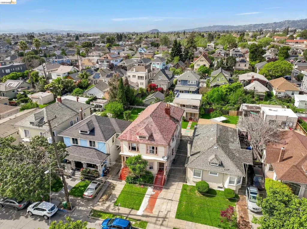 820 52nd Street Oakland CA 94608