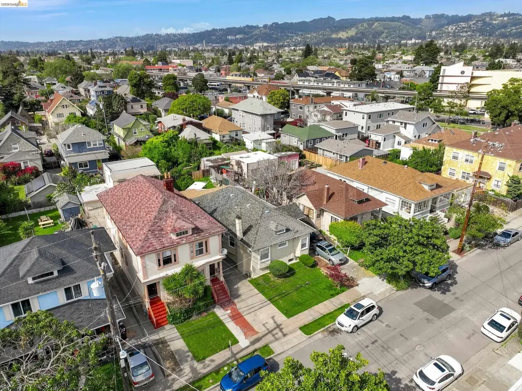 820 52nd Street Oakland CA 94608