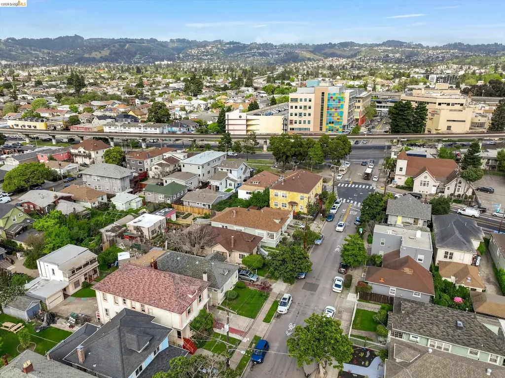 820 52nd Street Oakland CA 94608