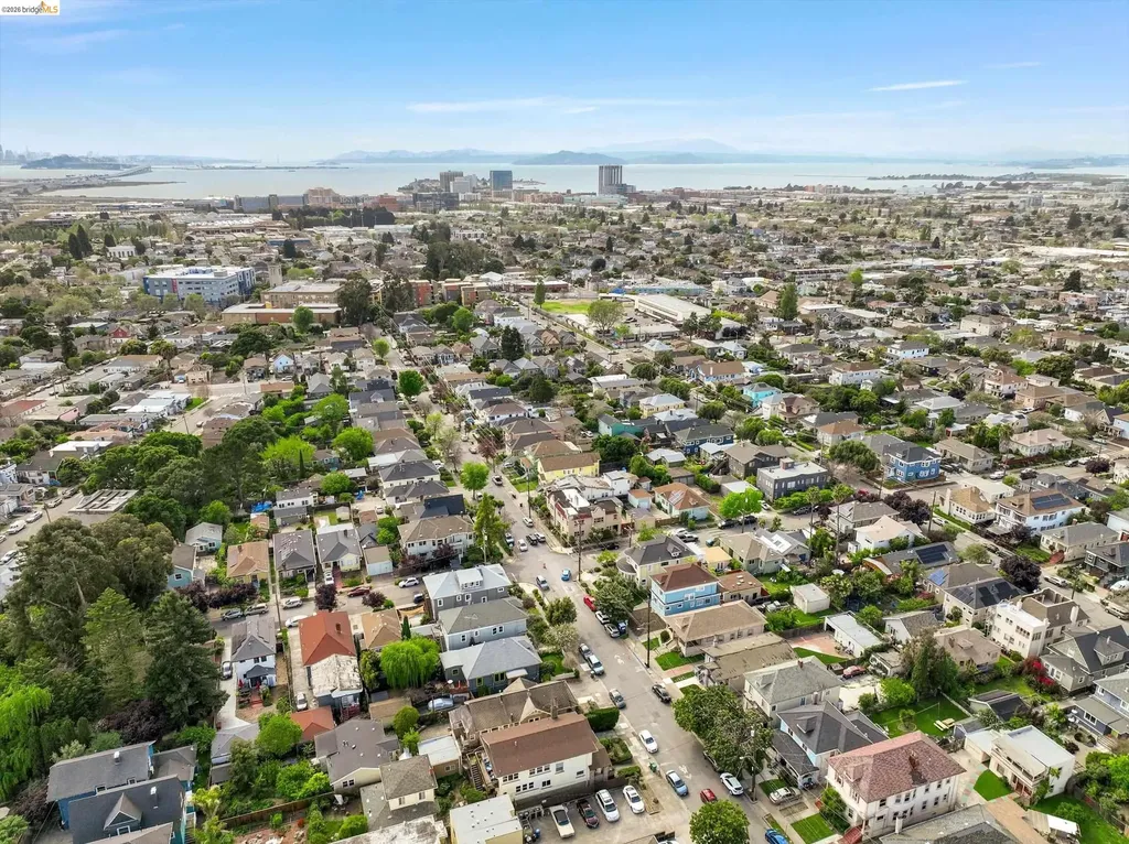 820 52nd Street Oakland CA 94608
