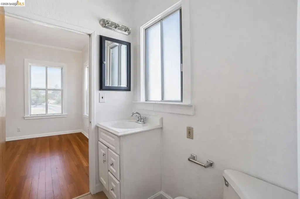 876-880 52nd Street Oakland CA 94608