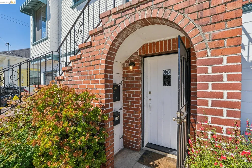 876-880 52nd Street Oakland CA 94608