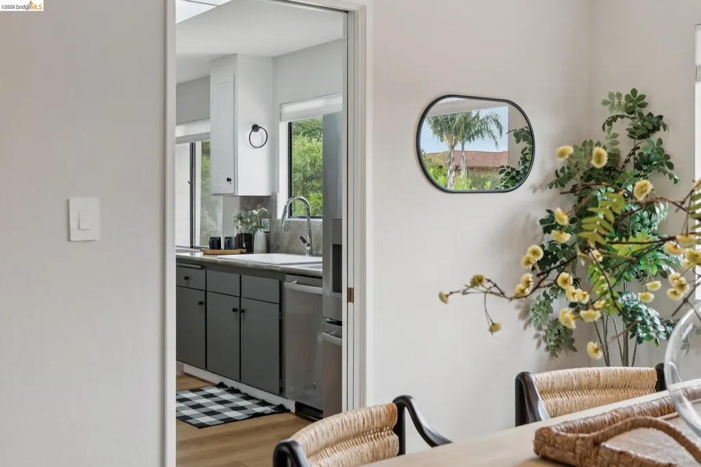 5200 Pinecrest Drive Oakland CA 94605