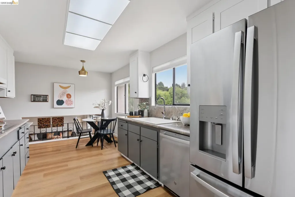 5200 Pinecrest Drive Oakland CA 94605