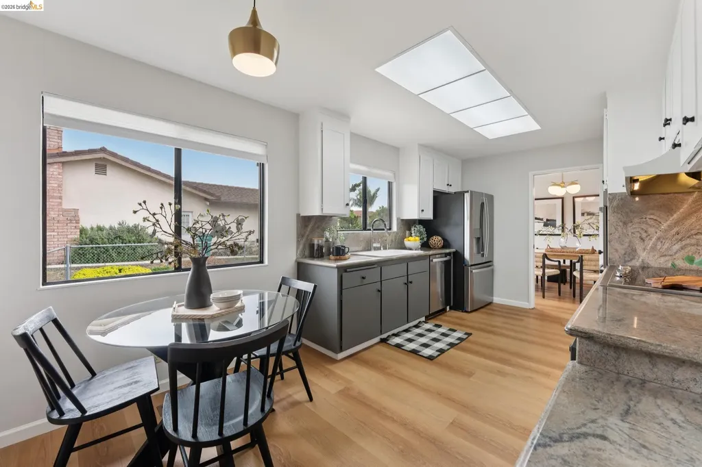 5200 Pinecrest Drive Oakland CA 94605