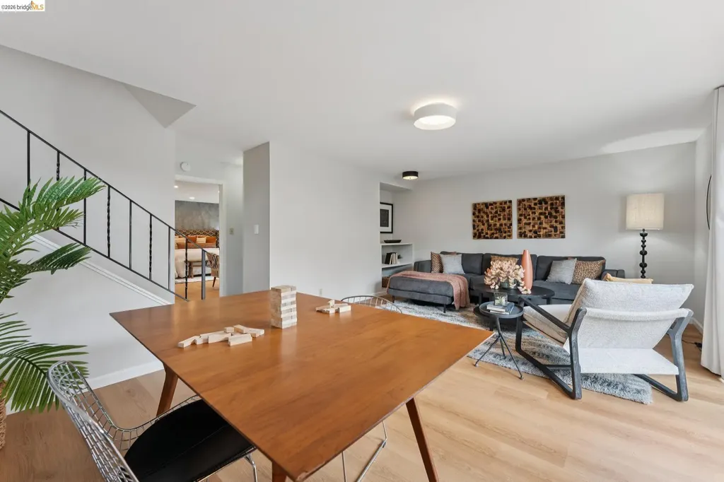 5200 Pinecrest Drive Oakland CA 94605