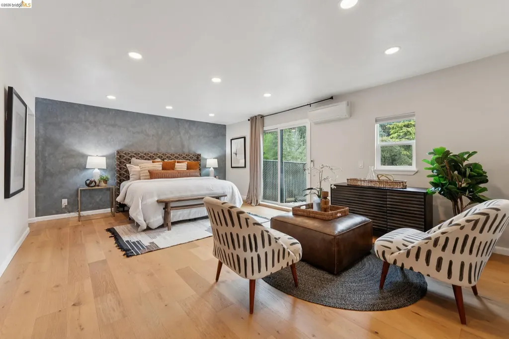 5200 Pinecrest Drive Oakland CA 94605