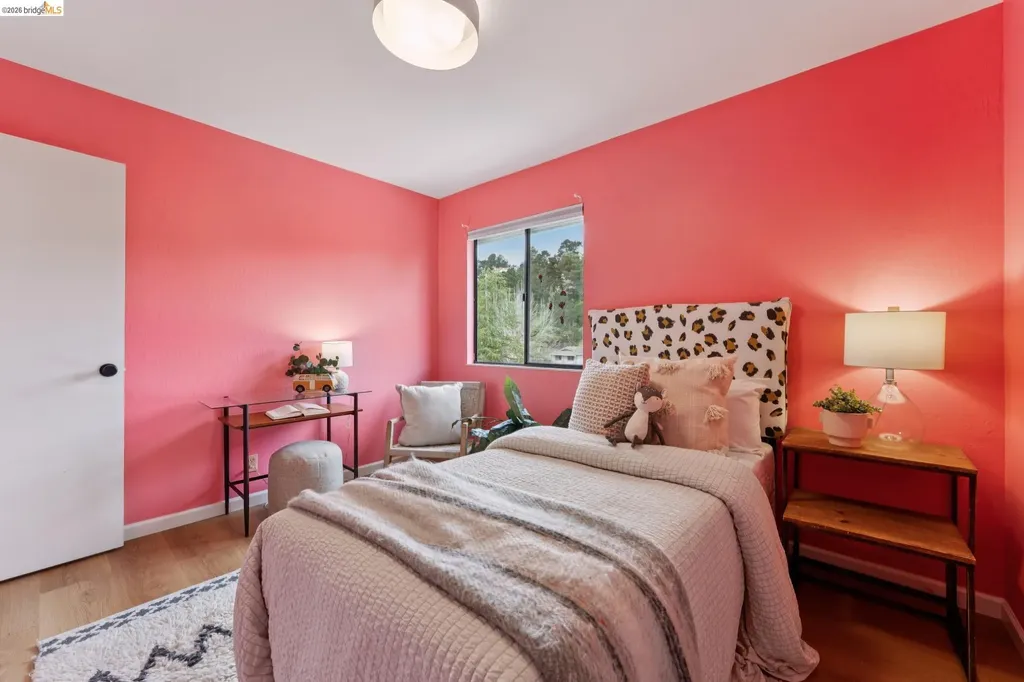 5200 Pinecrest Drive Oakland CA 94605