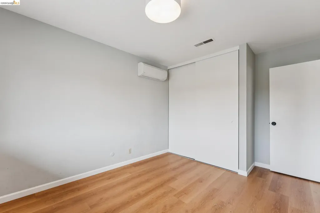 5200 Pinecrest Drive Oakland CA 94605