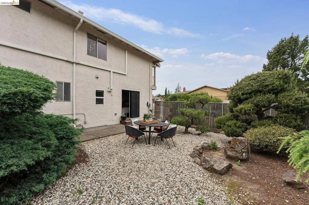 5200 Pinecrest Drive Oakland CA 94605