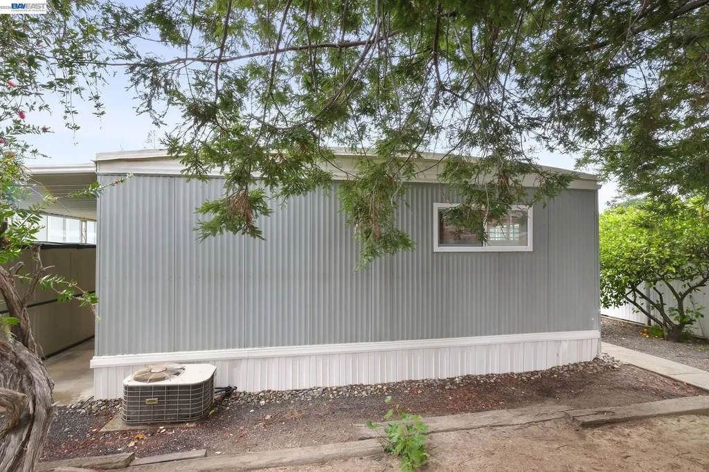 3231 Vineyard Ave., #94 Pleasanton CA 94566