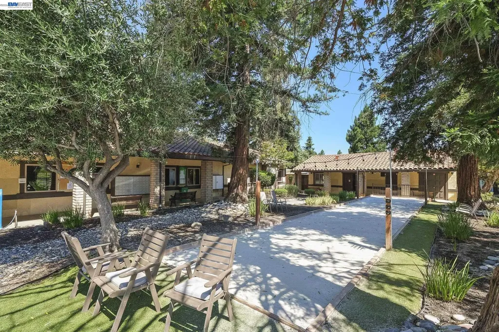 3231 Vineyard Ave., #94 Pleasanton CA 94566