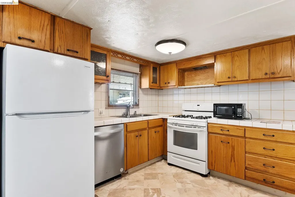 64 Oneida Oakley CA 94581
