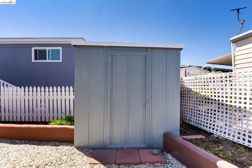 64 Oneida Oakley CA 94581