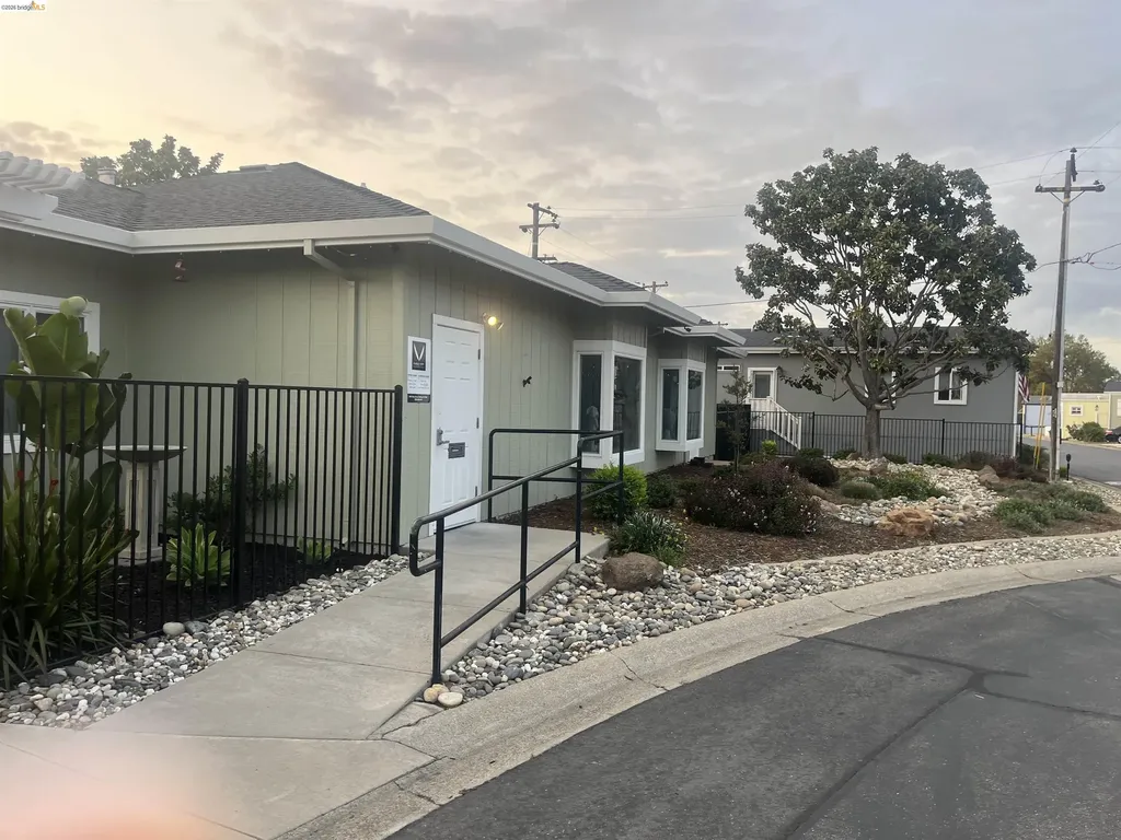 64 Oneida Oakley CA 94581