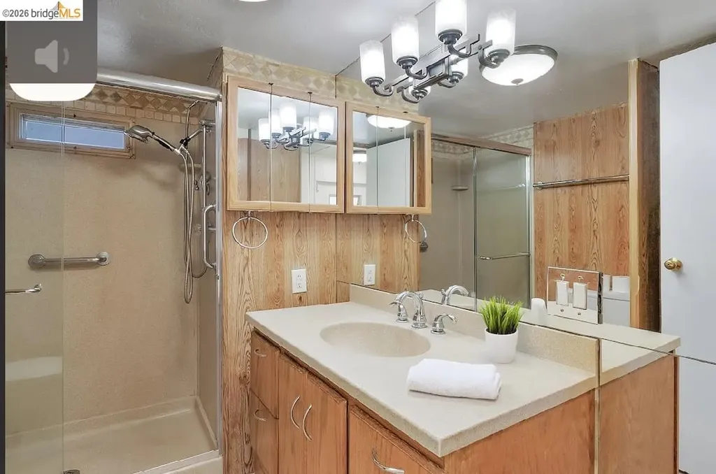 64 Oneida Oakley CA 94581