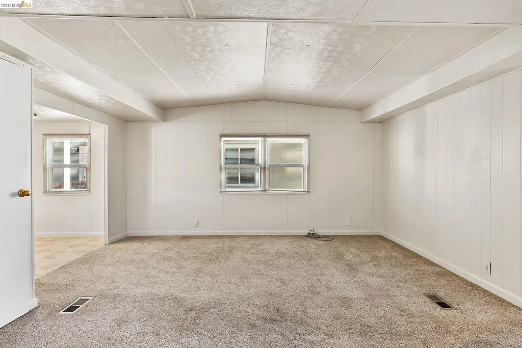 64 Oneida Oakley CA 94581