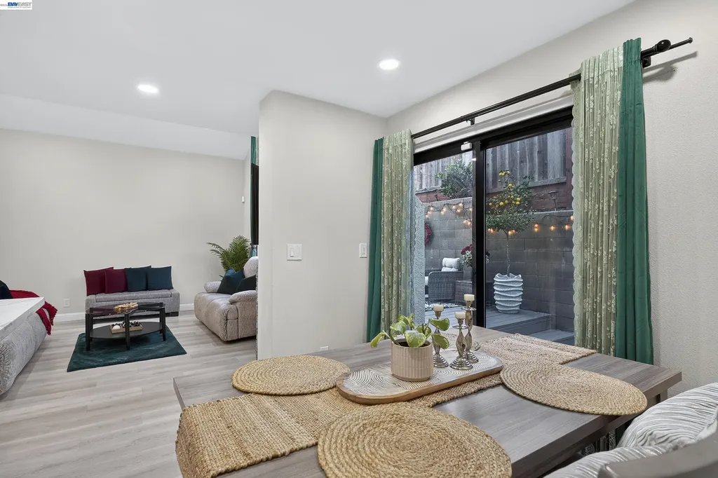 903 Appian Knoll Court El Sobrante CA 94803