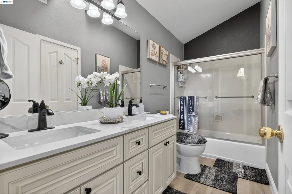 903 Appian Knoll Court El Sobrante CA 94803