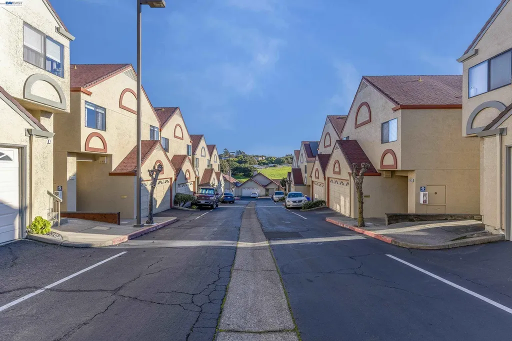 903 Appian Knoll Court El Sobrante CA 94803