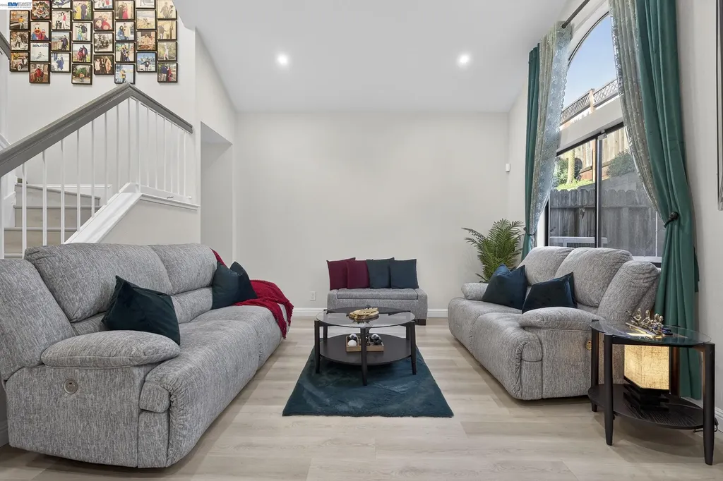 903 Appian Knoll Court El Sobrante CA 94803